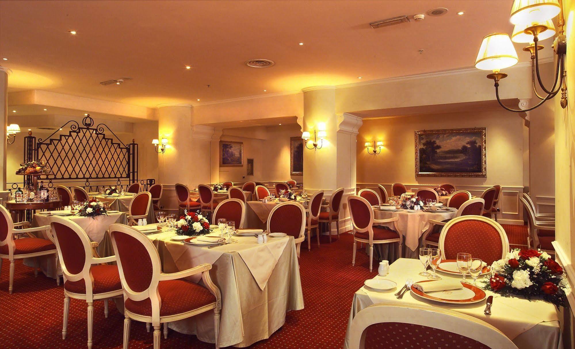 Grand Hotel Barone Di Sassj Sesto San Giovanni Restaurant foto